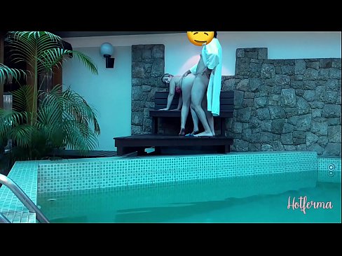 ❤️ Oga pe iranṣẹbinrin si awọn pool, sugbon ko le koju kan gbona ❤ Iwa onihoho furo ❤